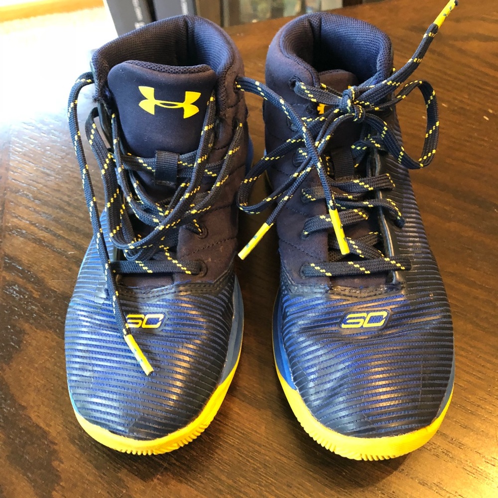 Boys Under Armour curry high tops